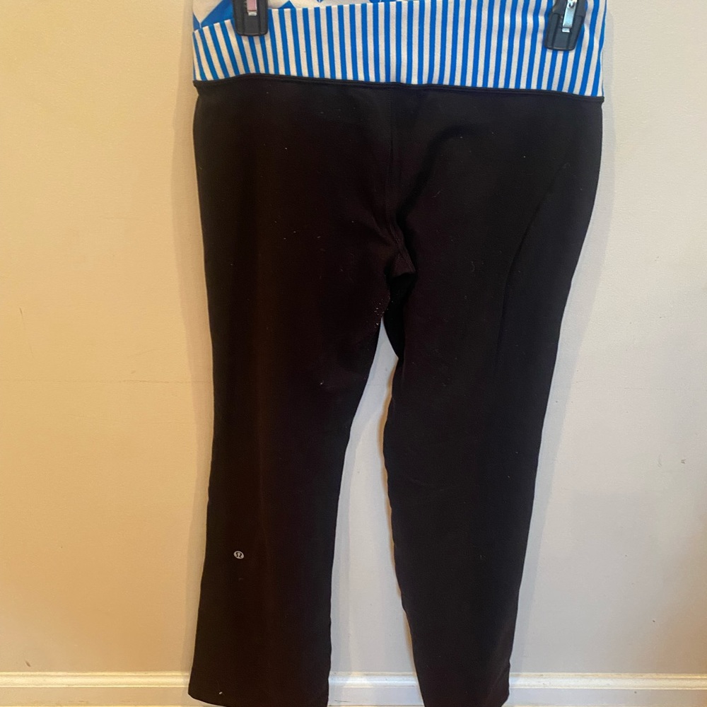 Astro yoga pants. Blue lattice print size 8. No flaws - Picture 2 of 2